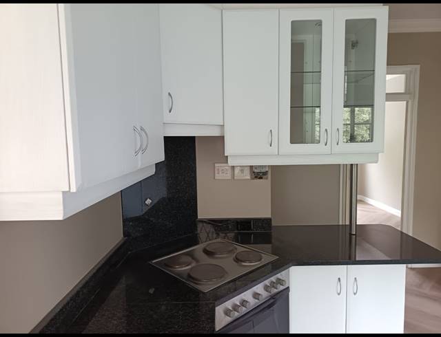 2 BEDROOM MAISONETTE TO LET IN ESSENWOOD